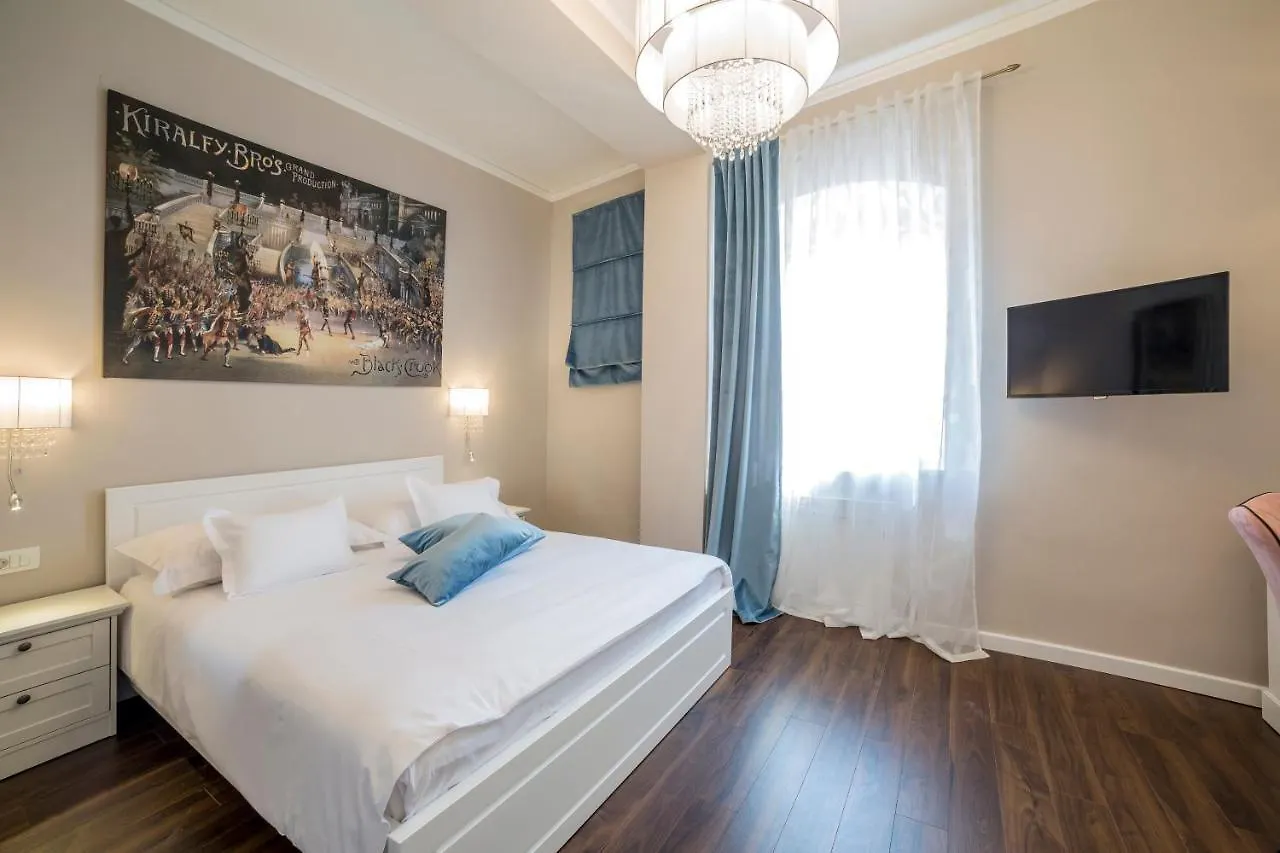 Theatre Of Dreams Rooms Split